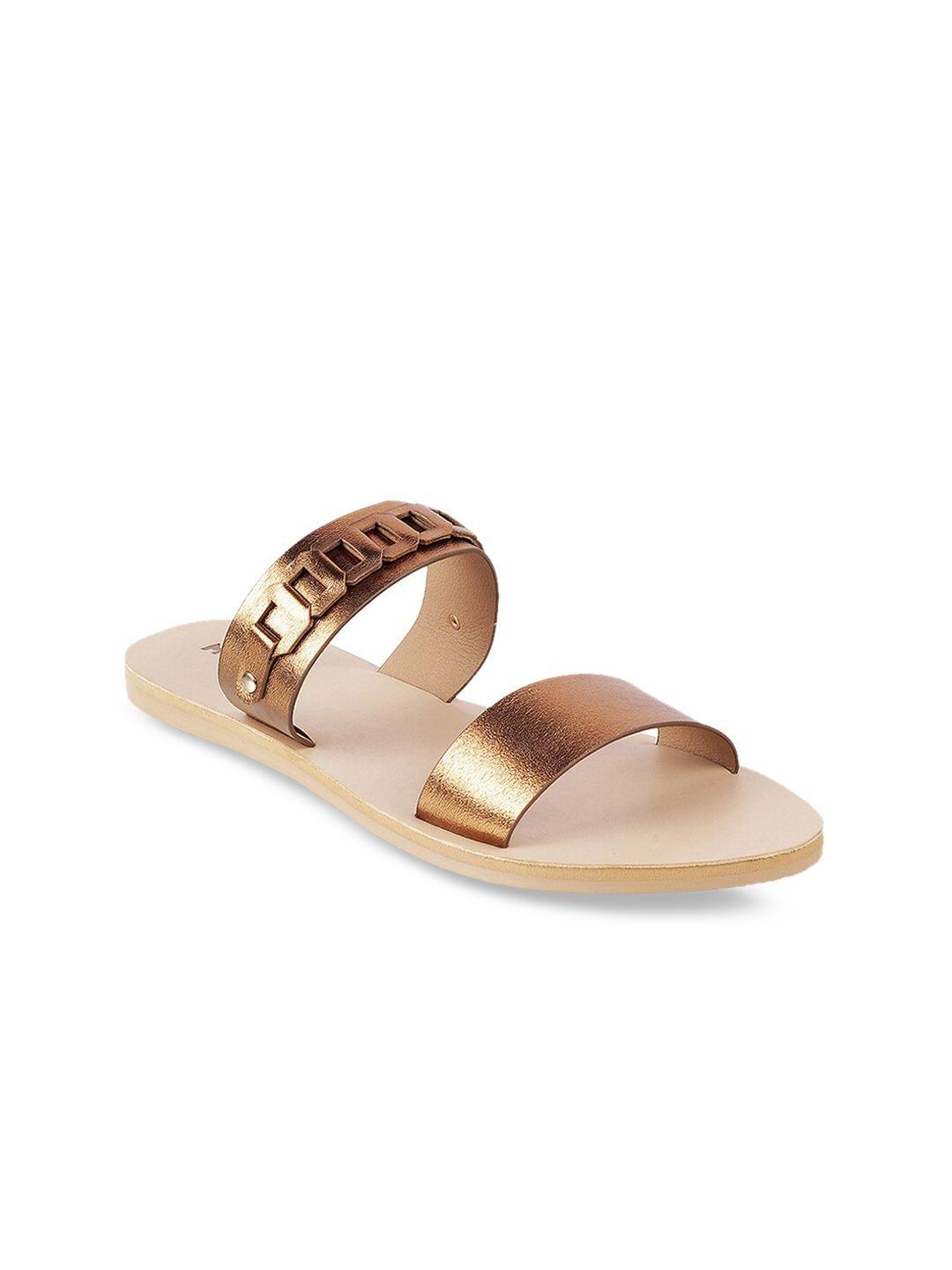 mochi women gold-toned open toe flats