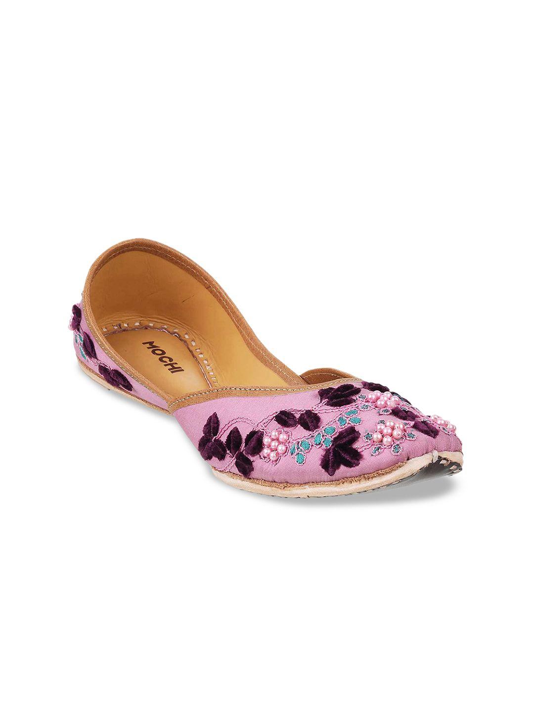 mochi women purple printed mojaris flats