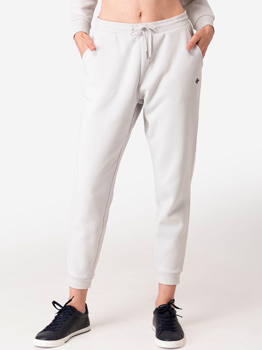 mode by red tape women grey solid joggers