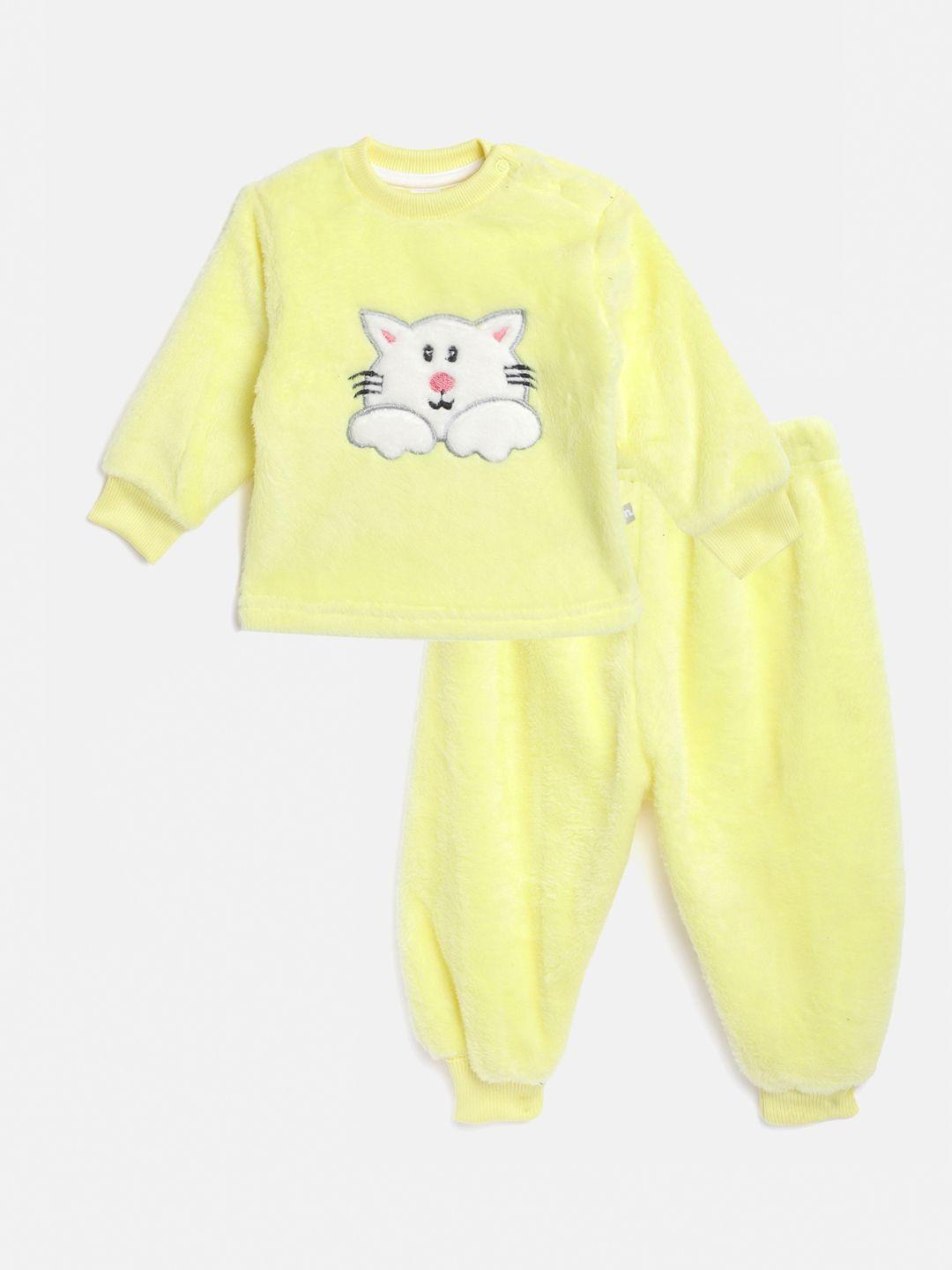 moms love infant boys yellow & white cotton solid applique sweatshirt with pyjamas