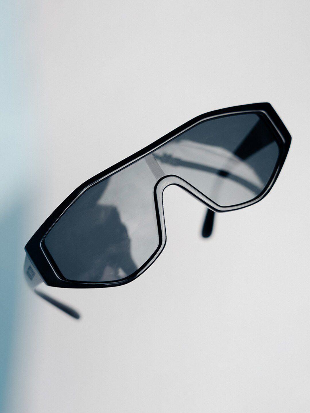 monkstory unisex shield sunglasses with polarised & uv protected lens
