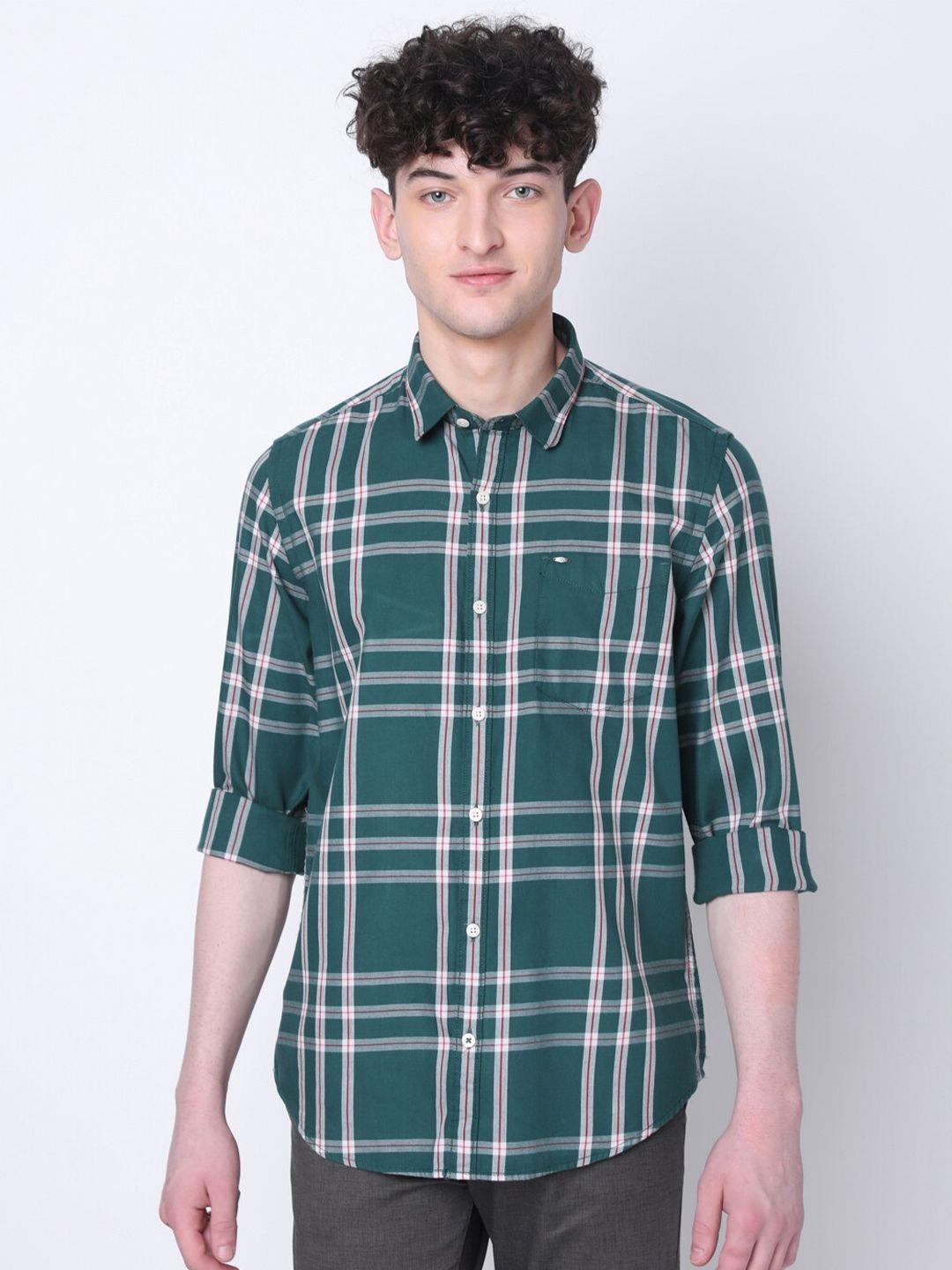 mozzo men green classic slim fit opaque checked casual shirt