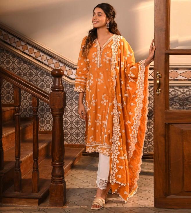 mulmul malisa kurta with floral chemical lace pants with farrin dupatta