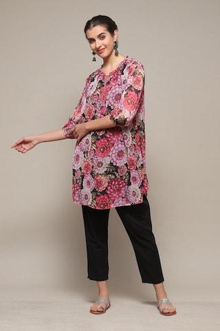 multi-coloured print casual 3/4th sleeves tie-up neck women straight fit tunic