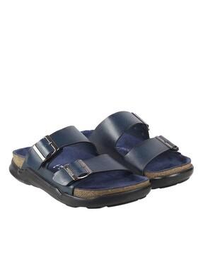 multi-strap slides with buckle closure