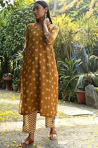 mustard embroidered kurta with pants & lining