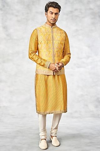 mustard kurta set with printed bundi jacket