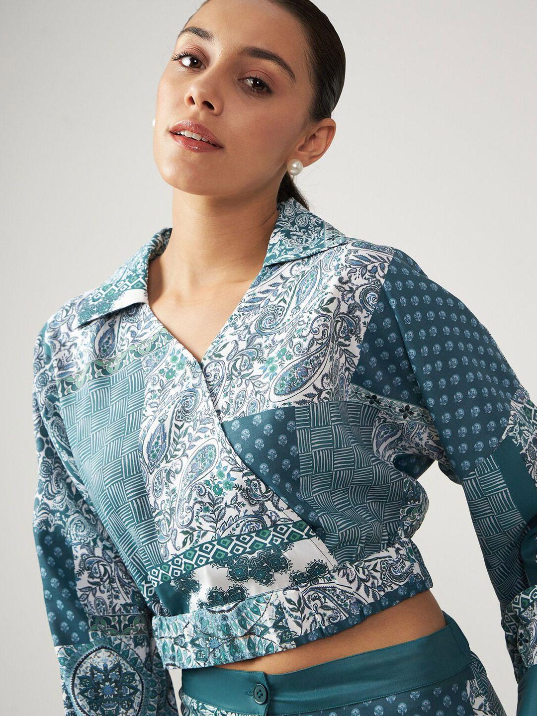 muvazo floral printed crepe crop top