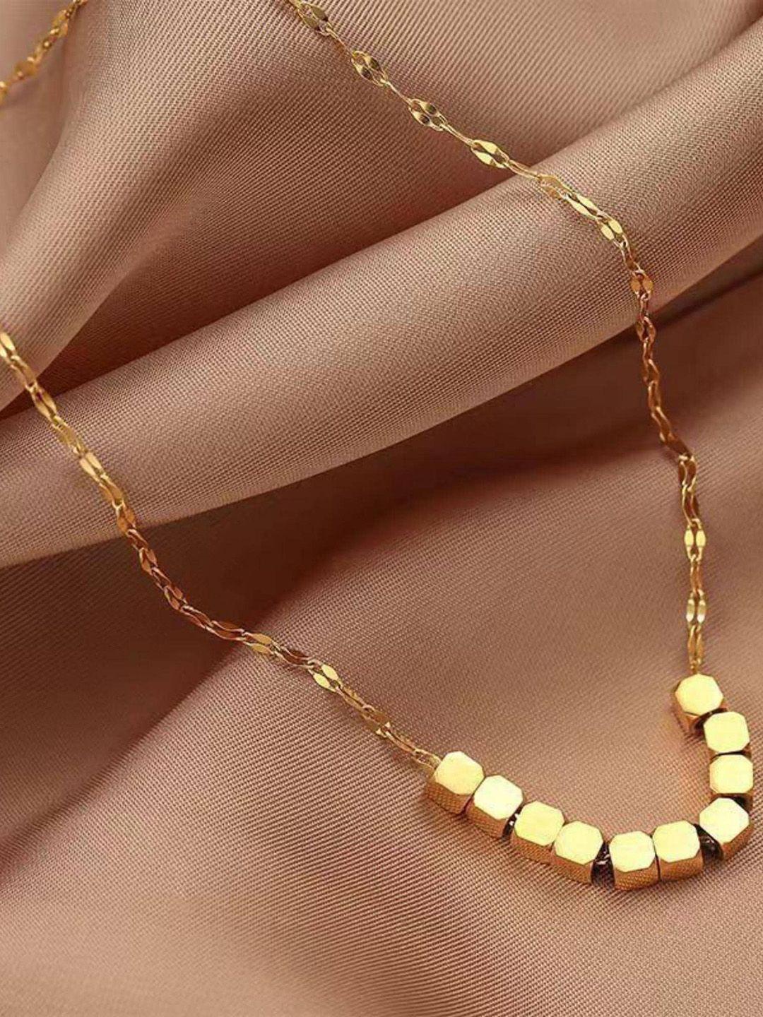 myki mini geometric shaped necklace