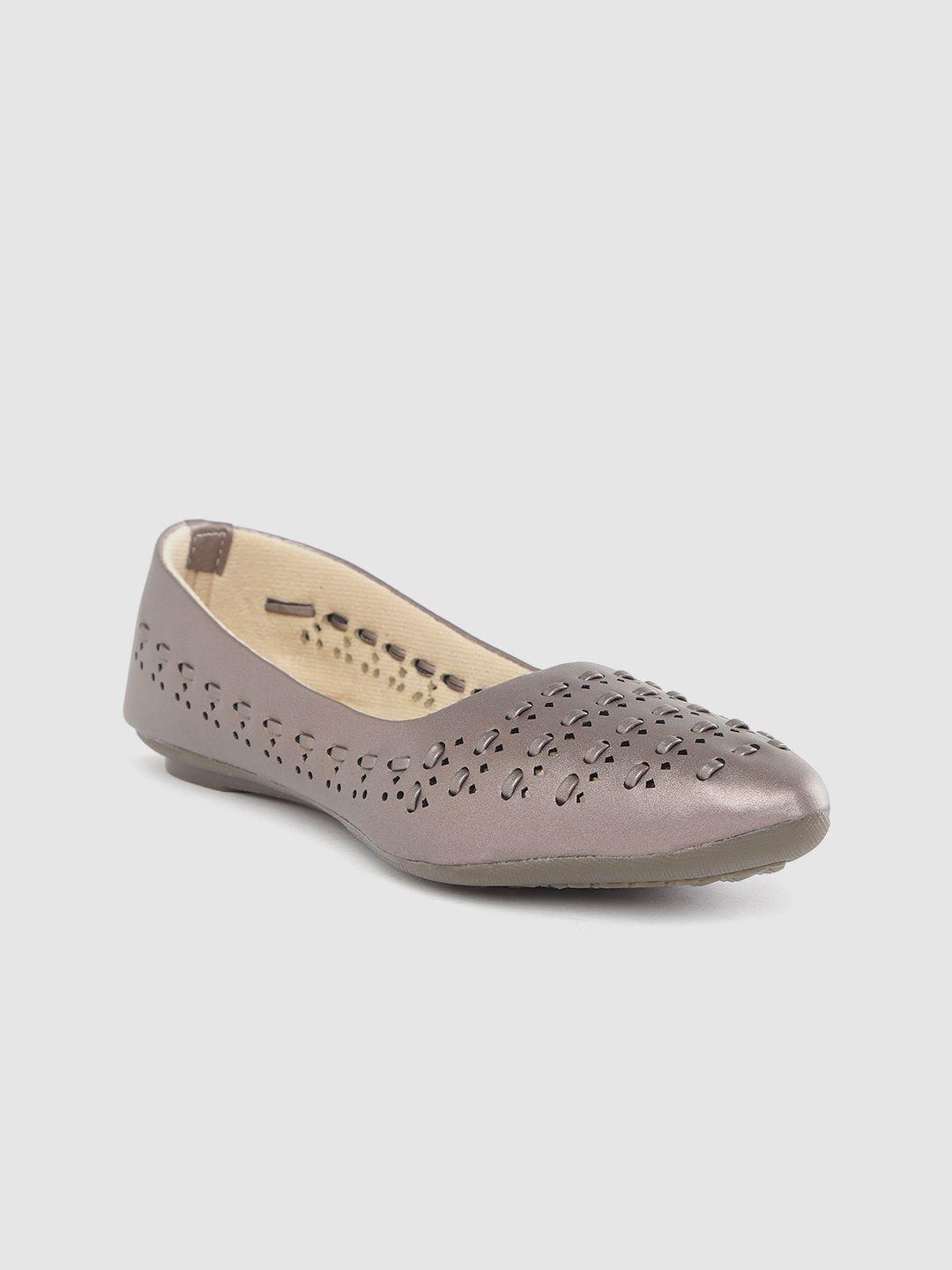 myra women gunmetal-toned laser cut ballerinas