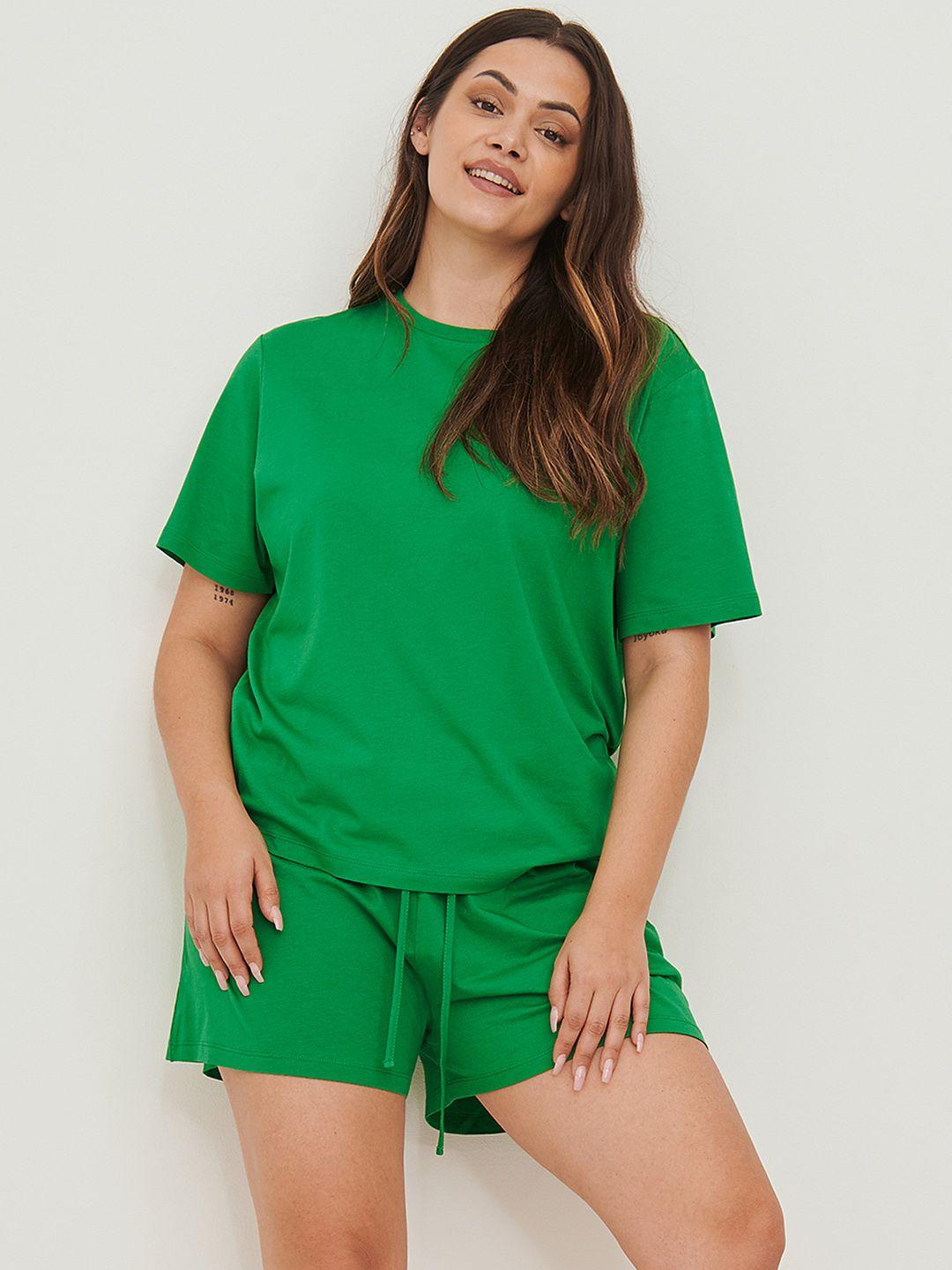 na-kd women green solid lounge shorts