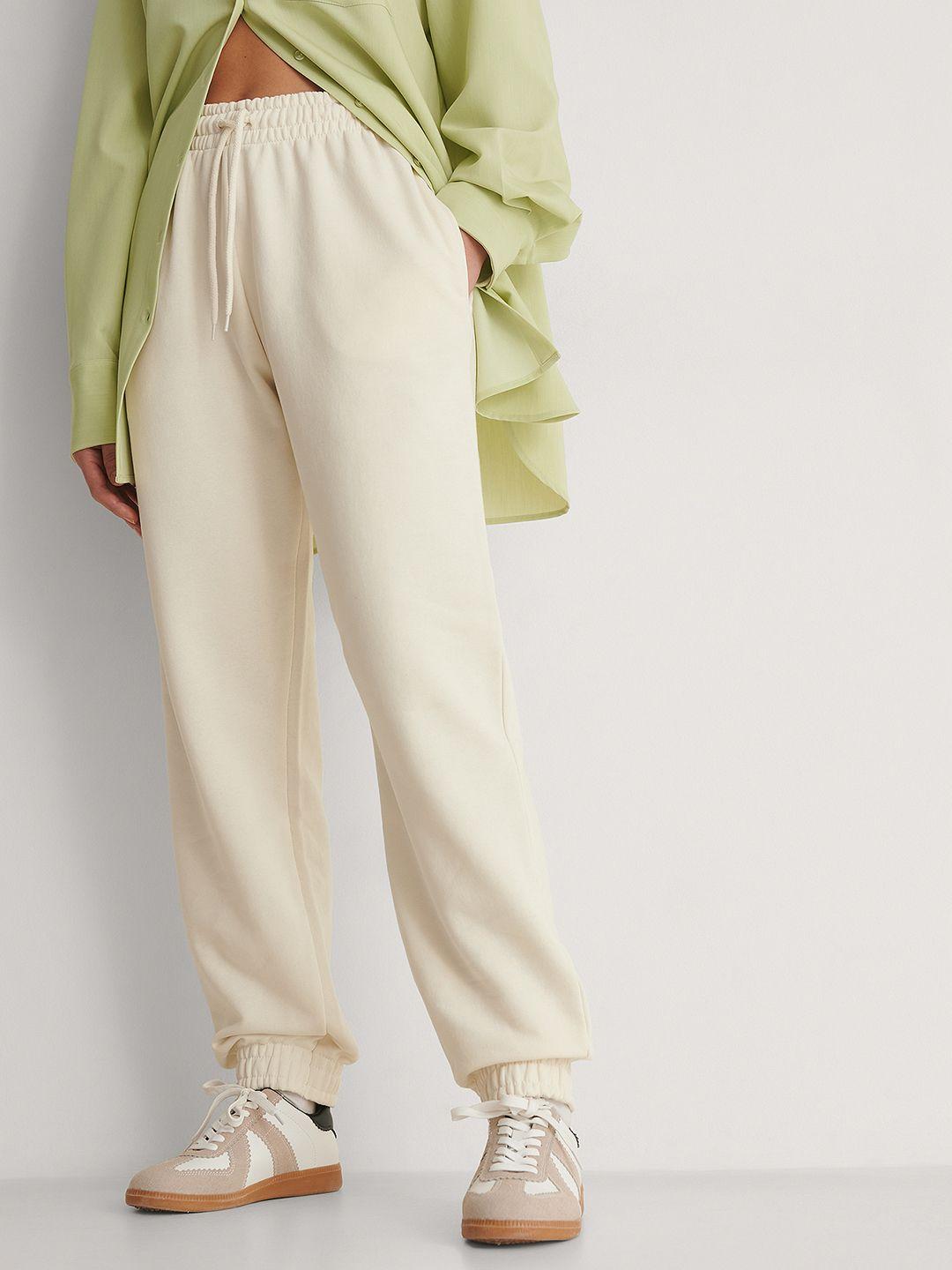 na-kd women off-white solid joggers