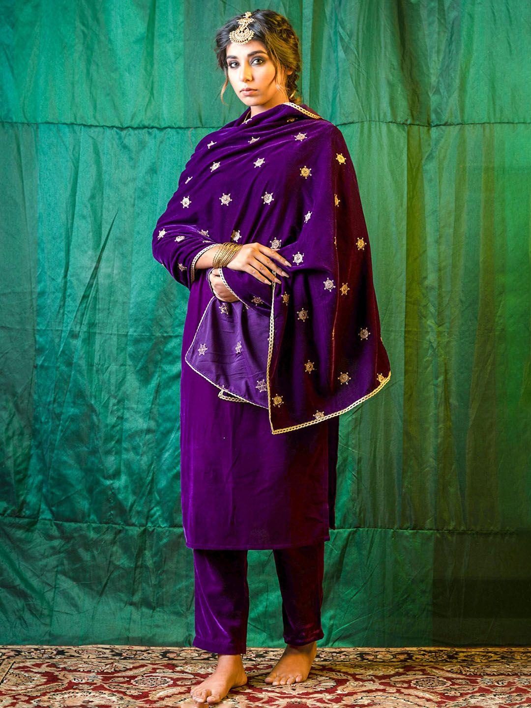 nangalia ruchira women embroidery velvet shawl