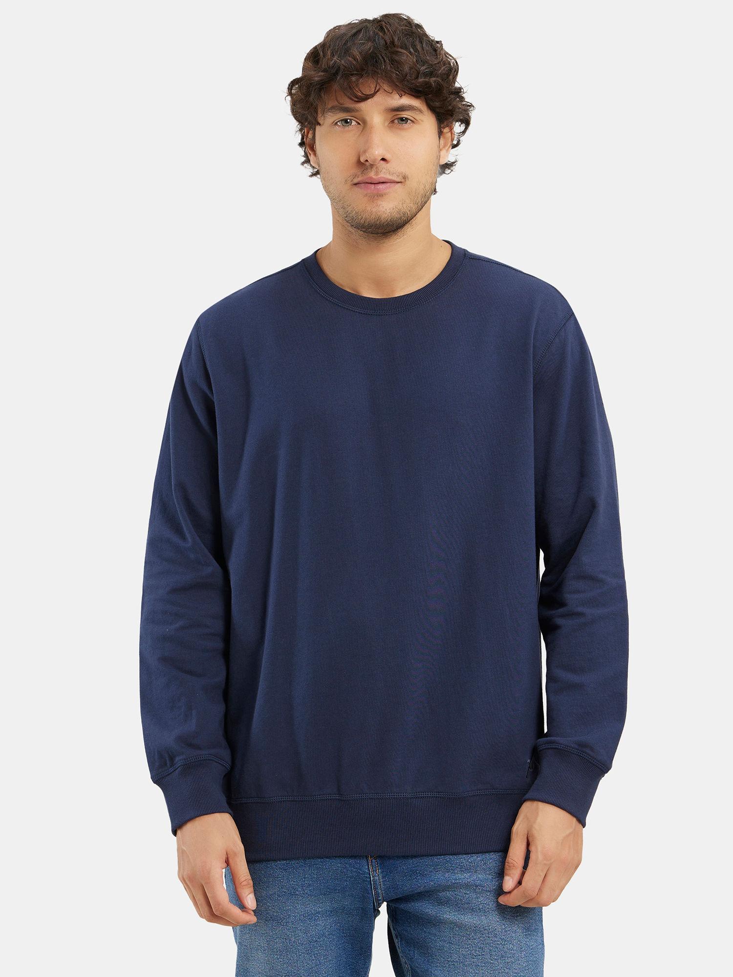 navy sweatshirt