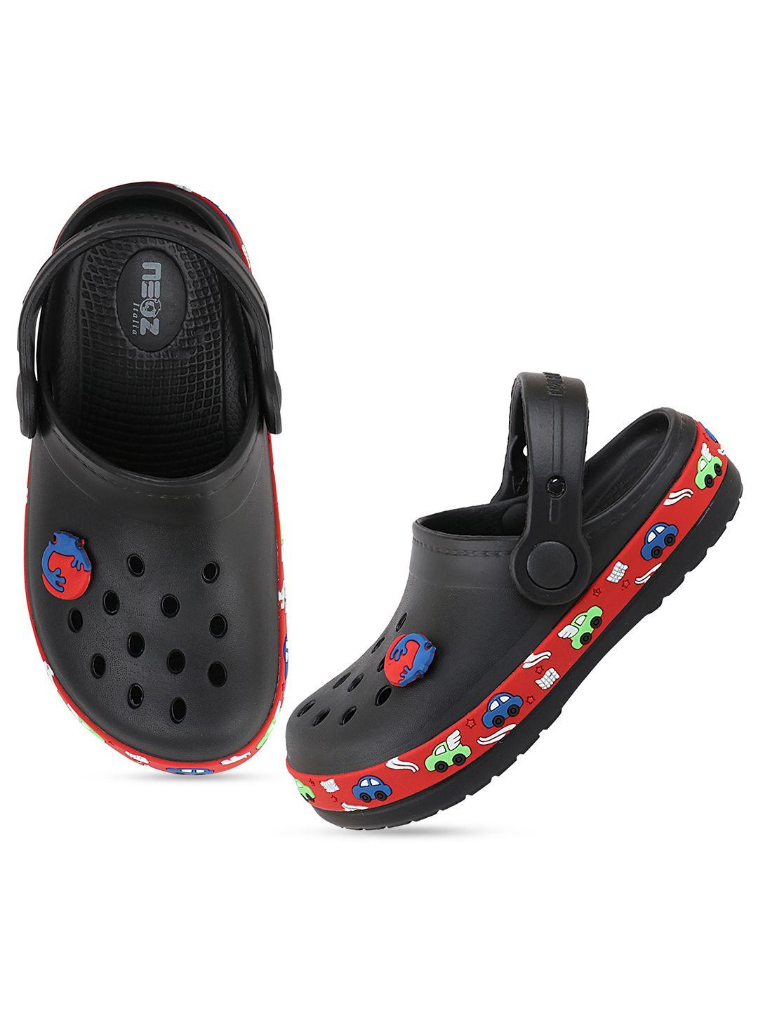 neoz boys black & red rubber clogs