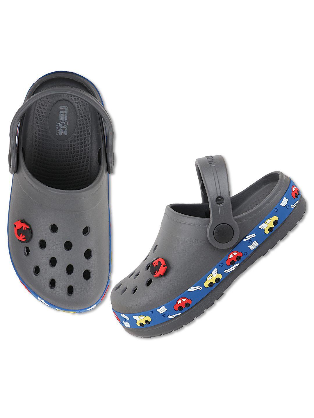 neoz boys grey & blue rubber clogs