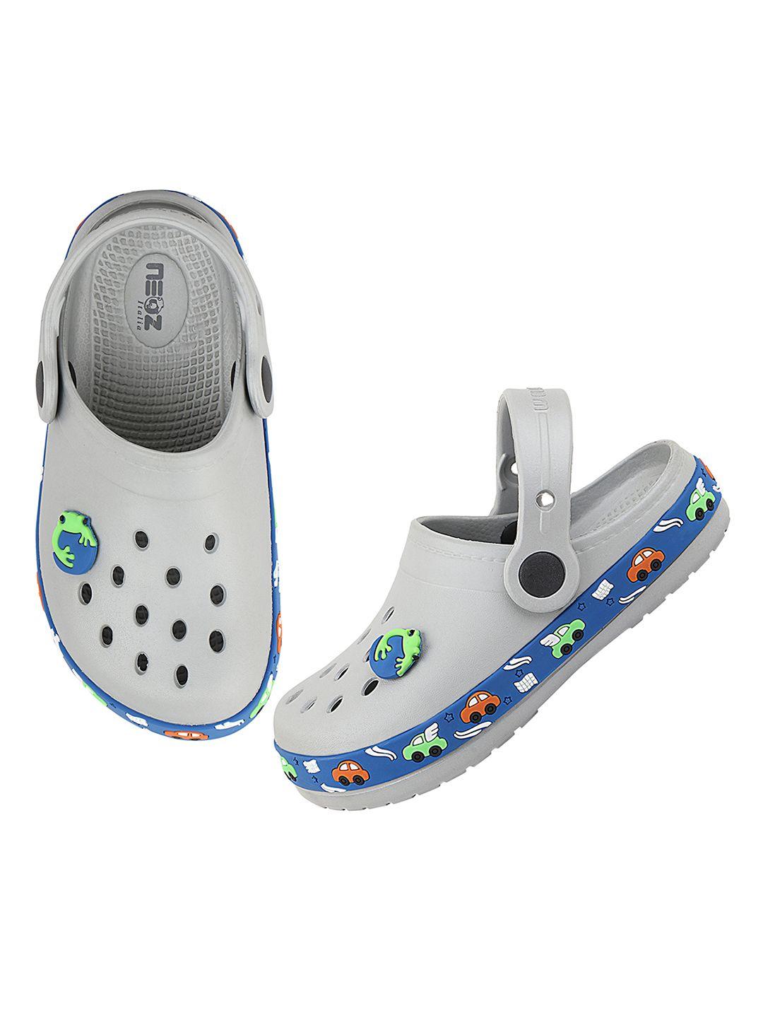 neoz boys grey & blue rubber clogs