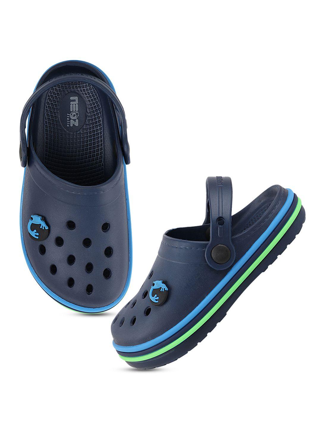 neoz boys navy blue solid clogs