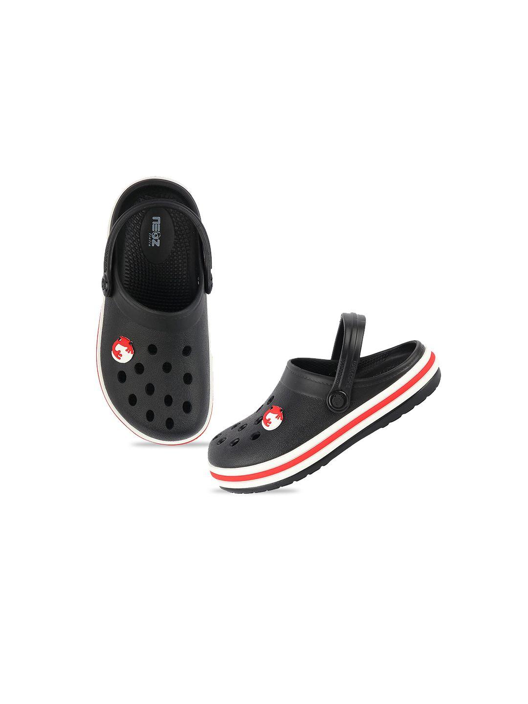 neoz kids embellished rubber clogs