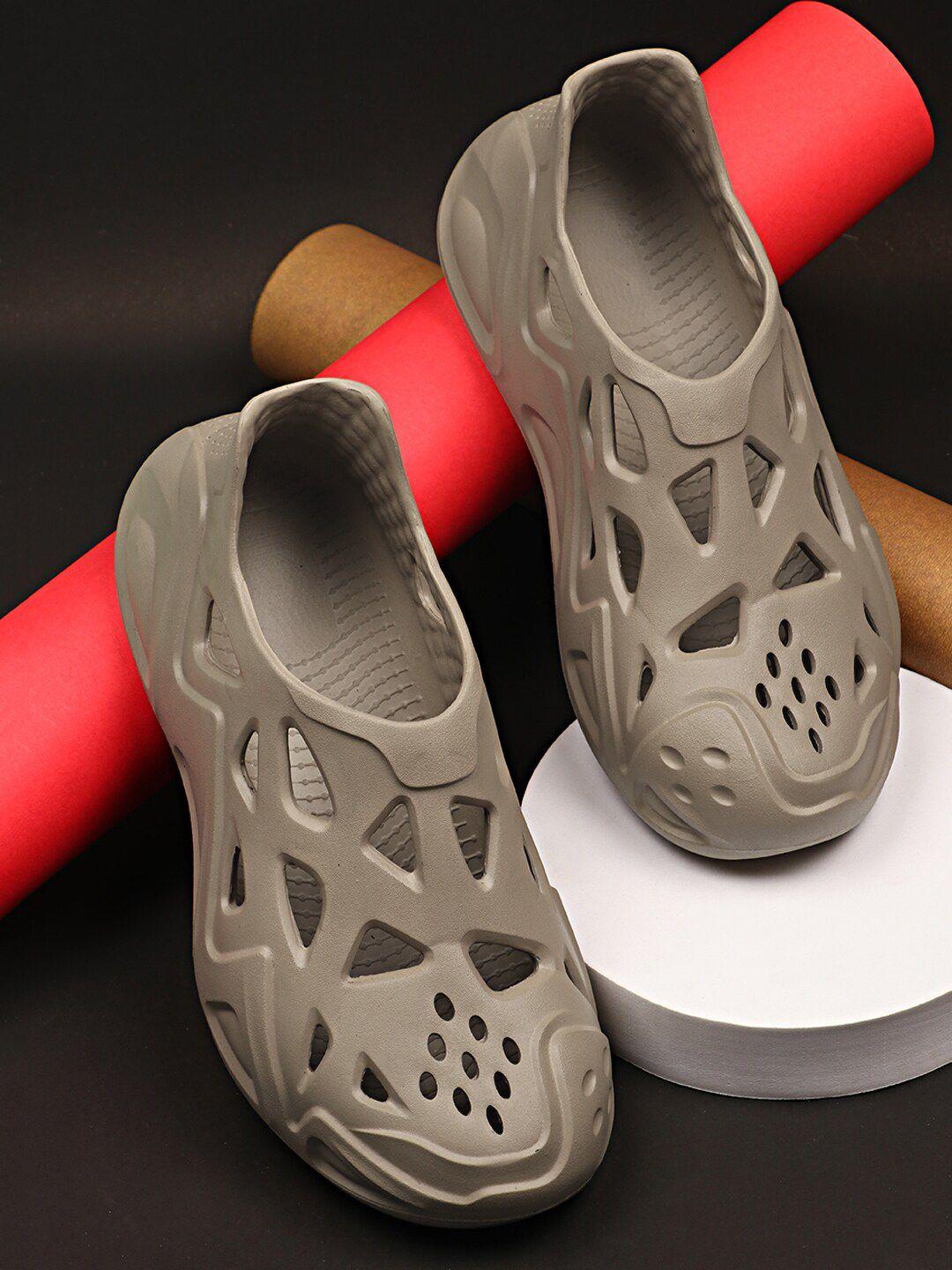 neoz men cut-out detail clogs