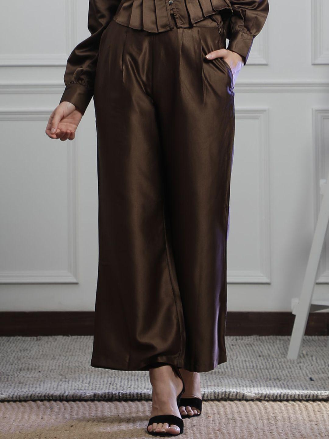 neudis women mid-rise relaxed straight fit pleated satin plain parallel trousers