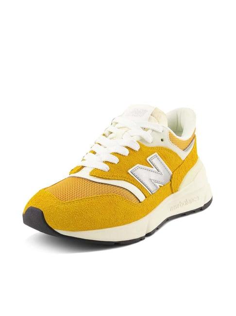 new balance men's varsity gold casual sneakers