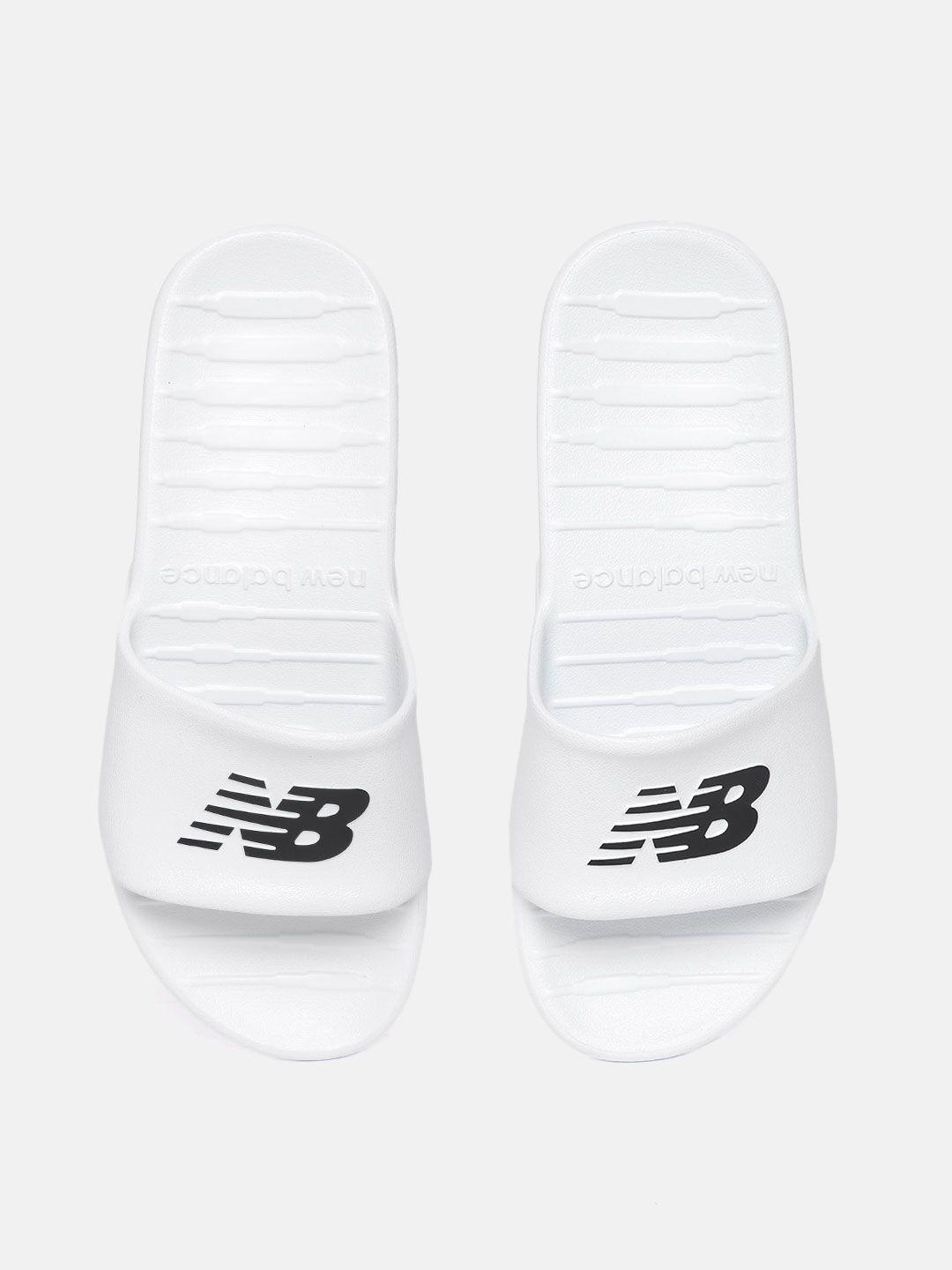 new balance men white & black brand logo print sliders