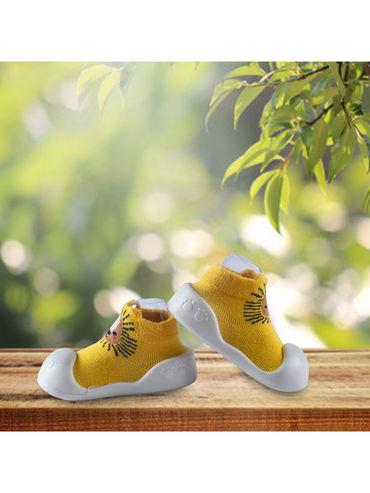 newborn anti-skid rubber sole slip-on shoes lion - yellow