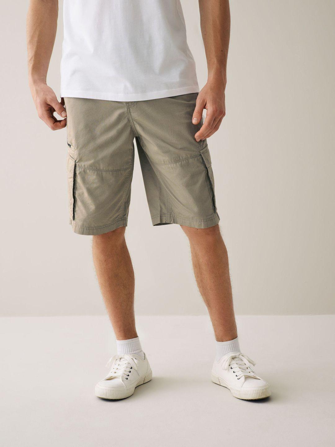 next men pure cotton mid-rise cargo shorts with adjustable belt