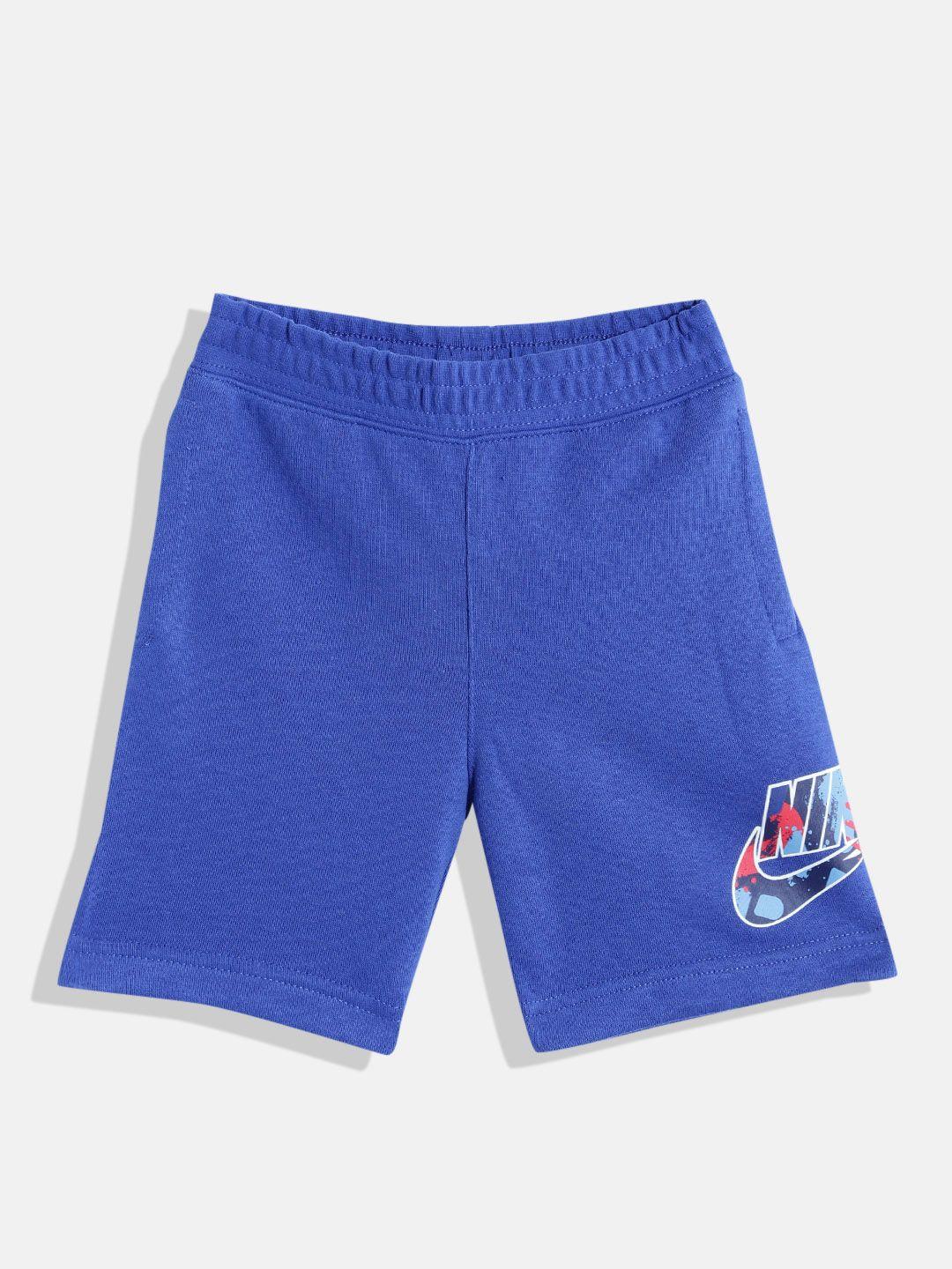 nike boys blue printed slim fit sports shorts