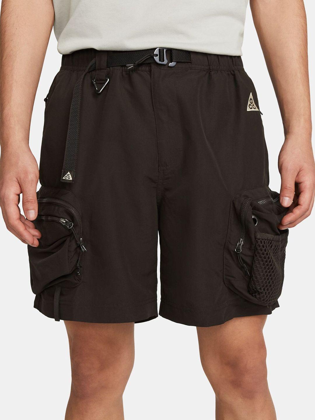 nike men mid rise cargo shorts
