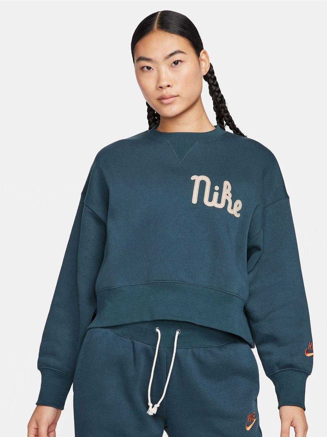 nike typography printed fleece pullover sweatshirt