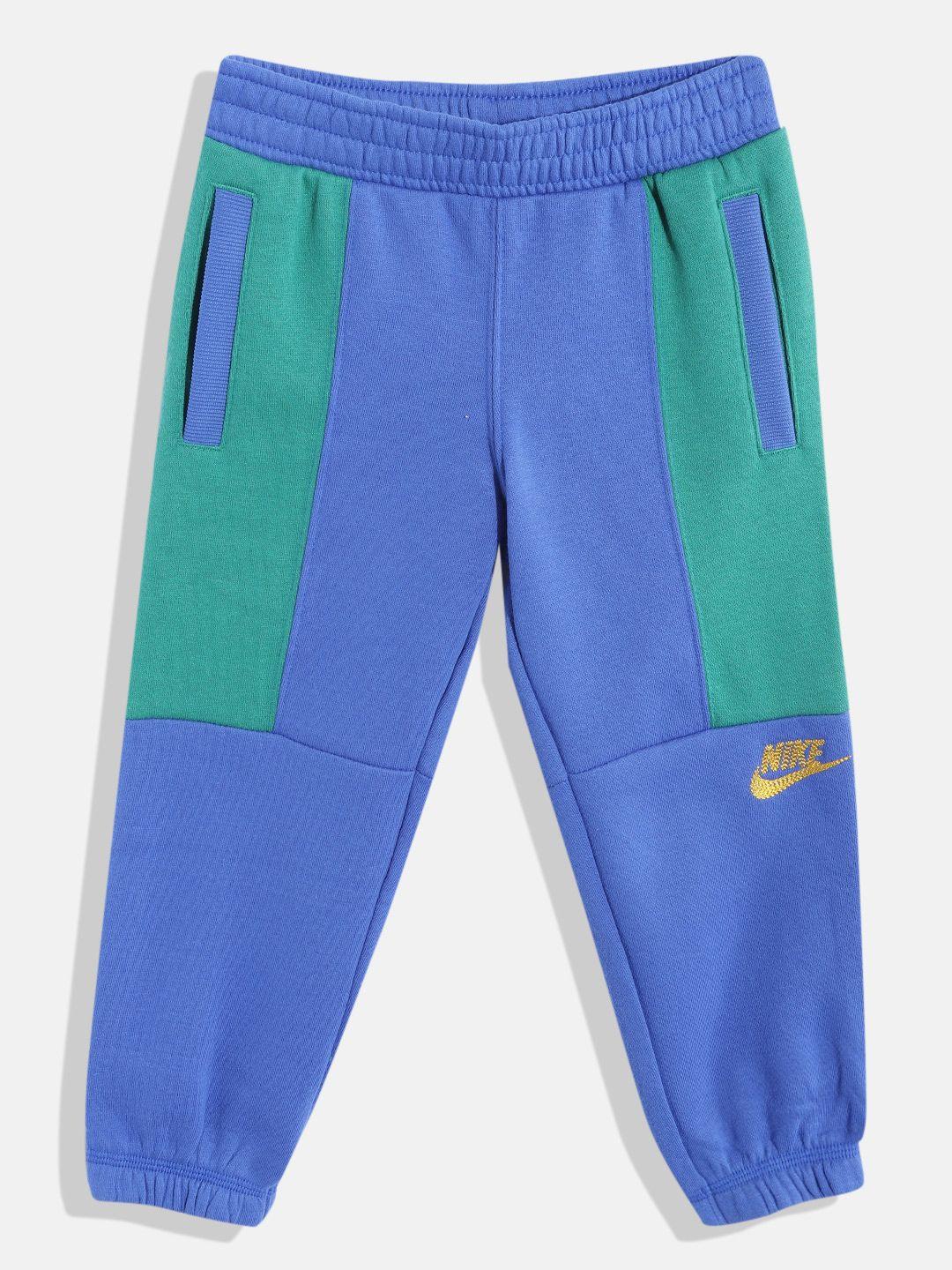 nike boys blue & green colourblocked amplify fleece joggers