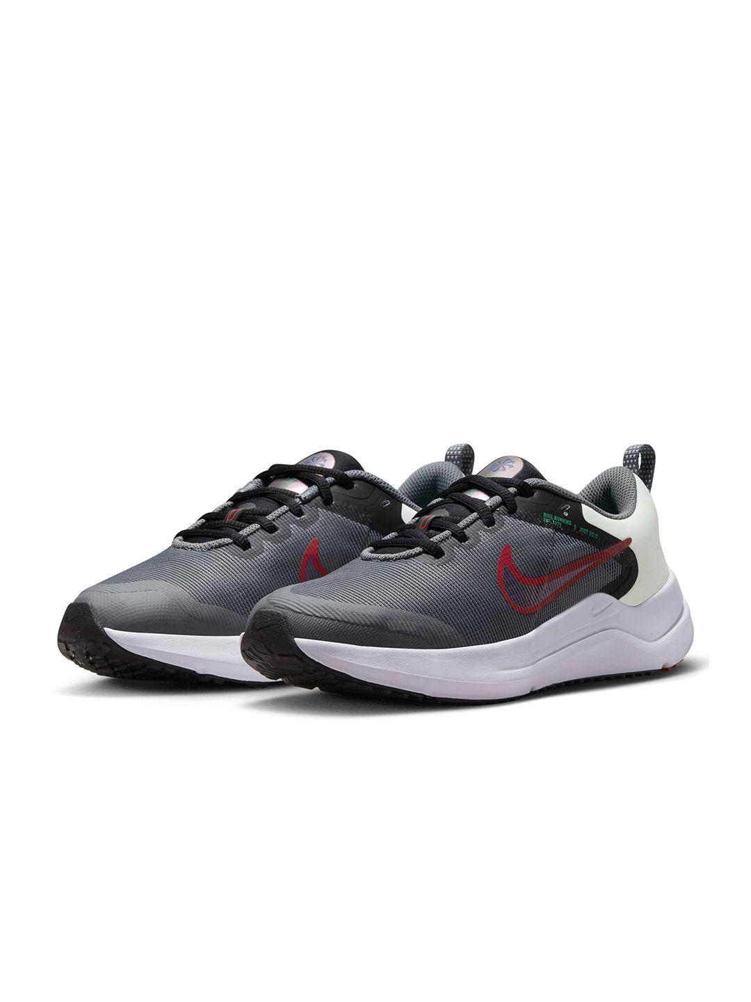 nike kids downshifter 12 older road running shoes