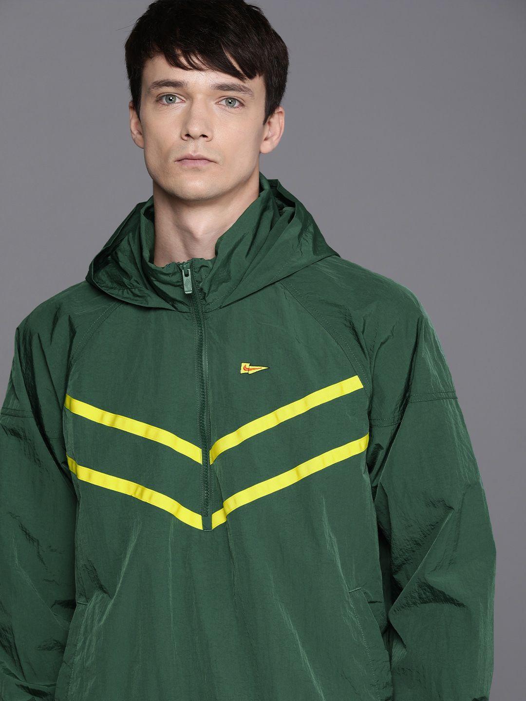 nike striped and printed hooded nsw wr+ lnd hz windrunner sporty jacket