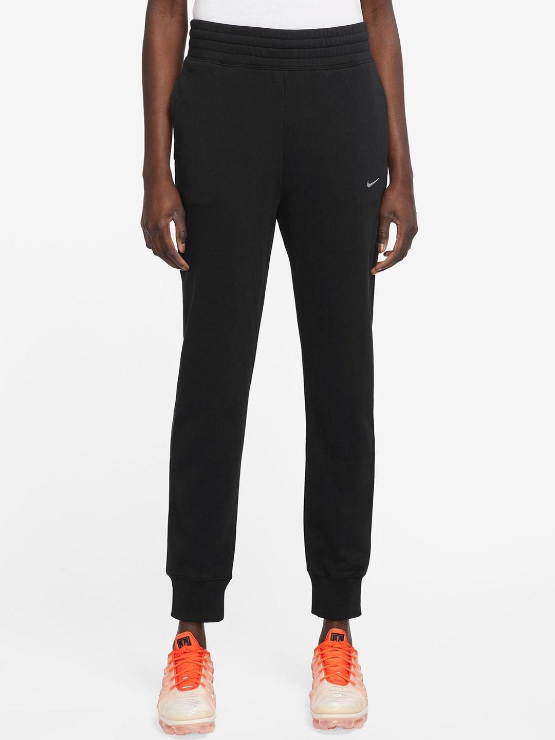 nike women joggers