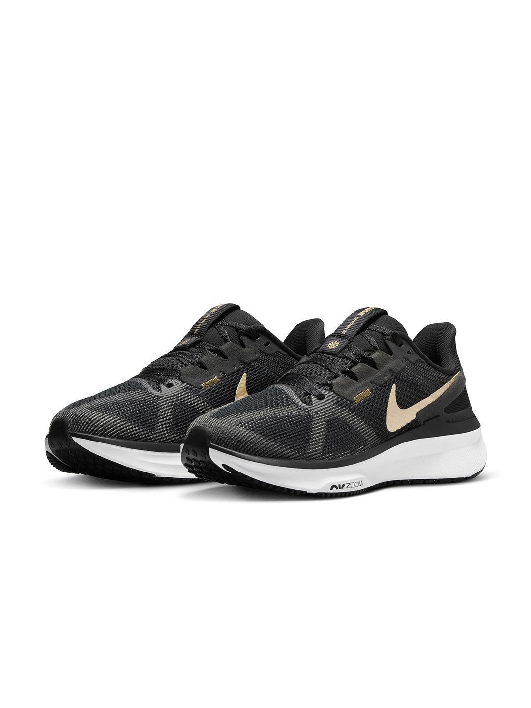 nike women textured road running sports shoes