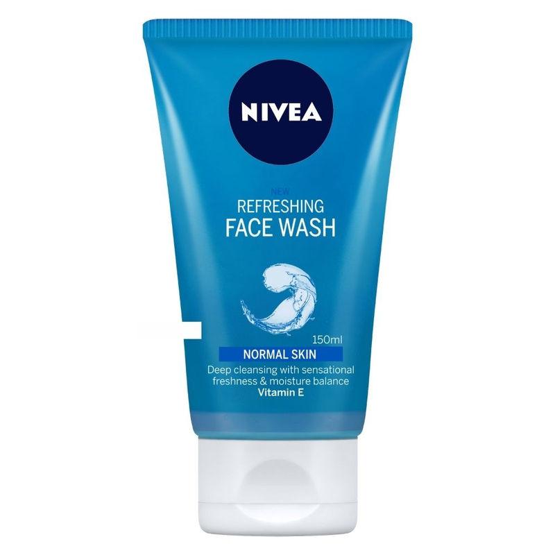 nivea women refreshing face wash, with vitamin e