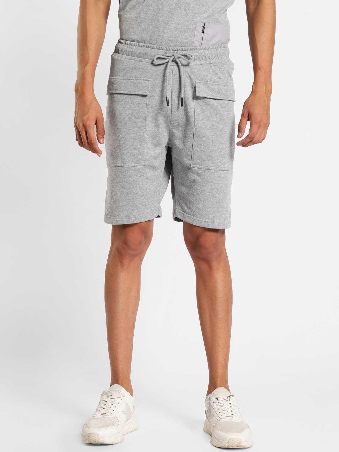 nobero men mid-rise regular fit shorts