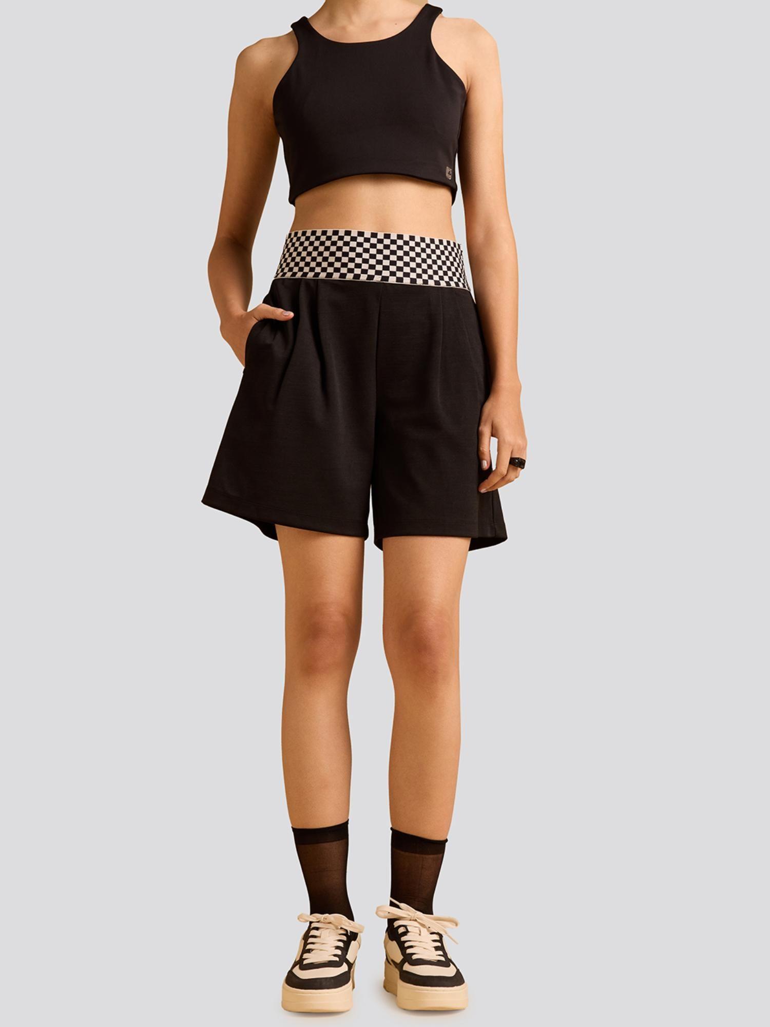 noir grid flare shorts