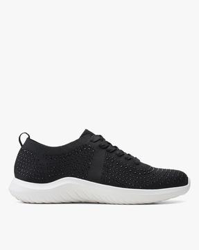 nova spark lace-up sports shoes