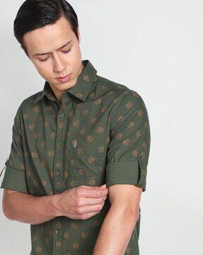 novelty print shirt with cutaway collar