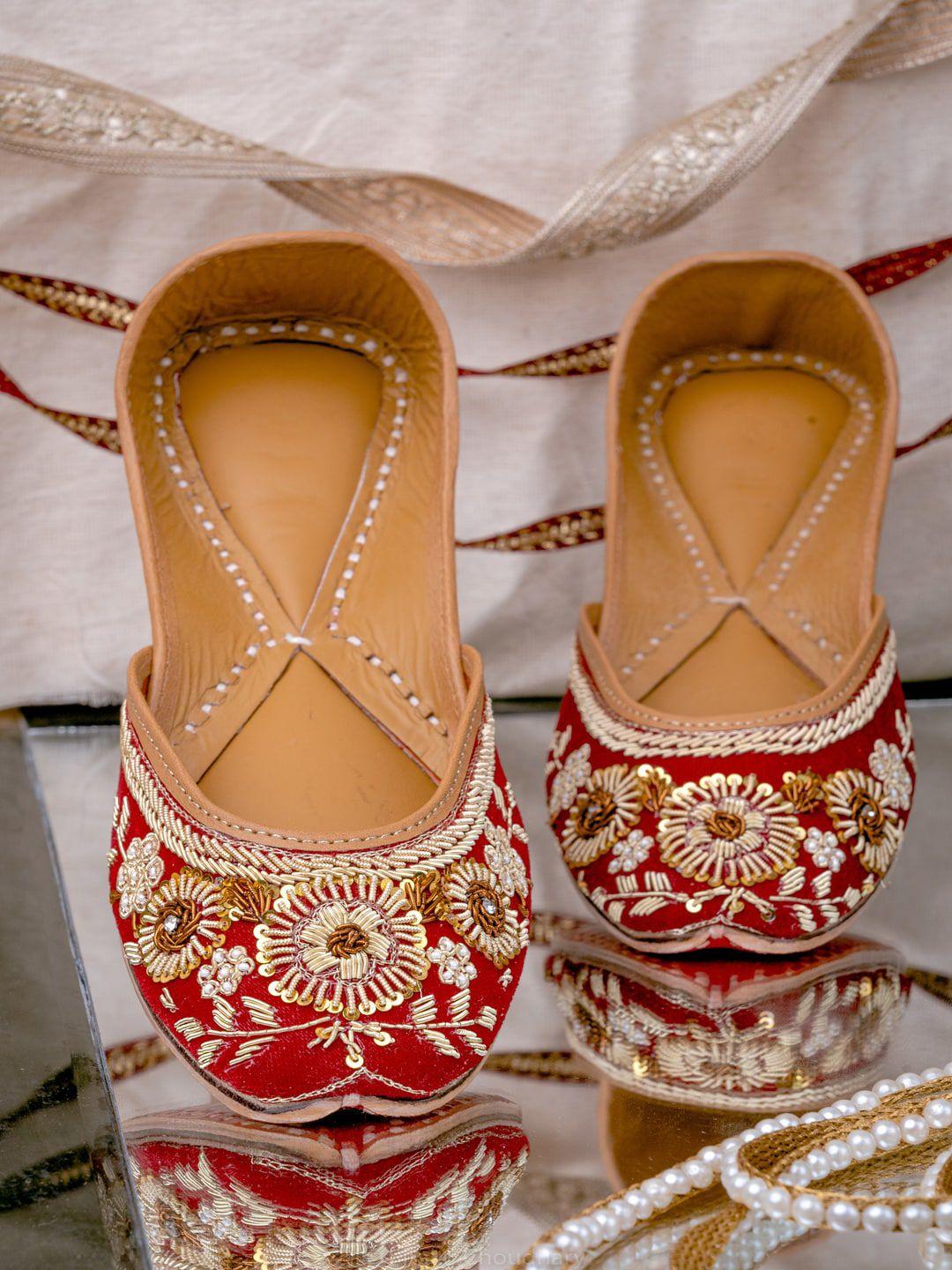 nr by nidhi rathi women maroon hand embroidered leather ethnic mojaris flats