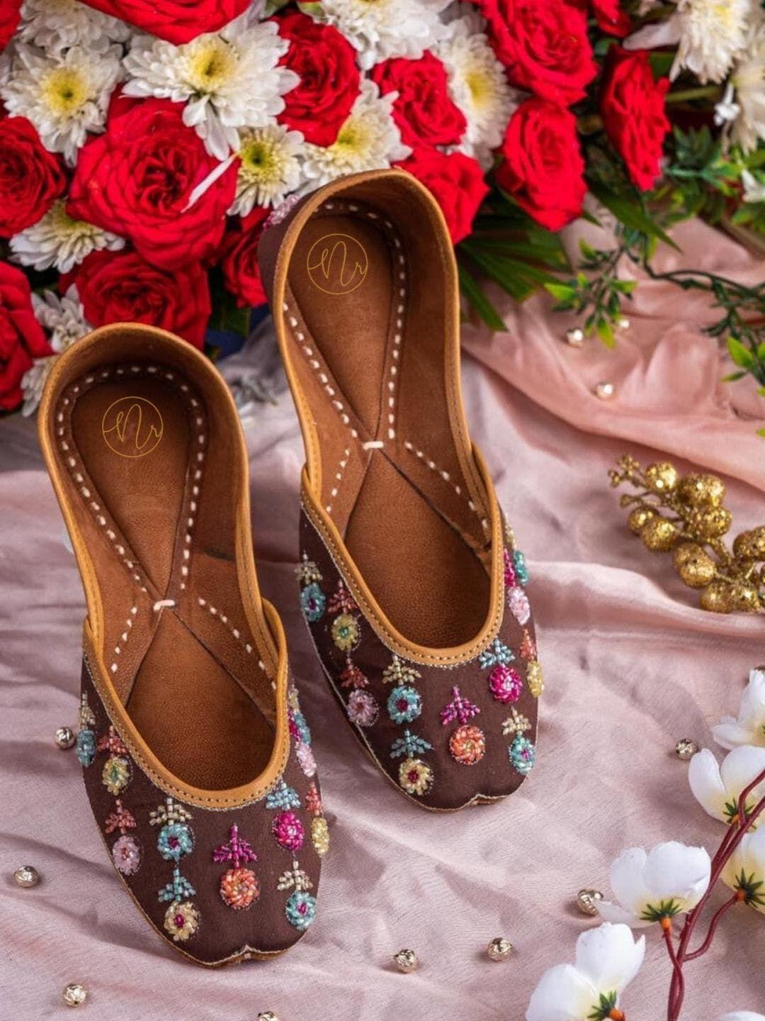 nr by nidhi rathi embellished square toe ethnic mojaris