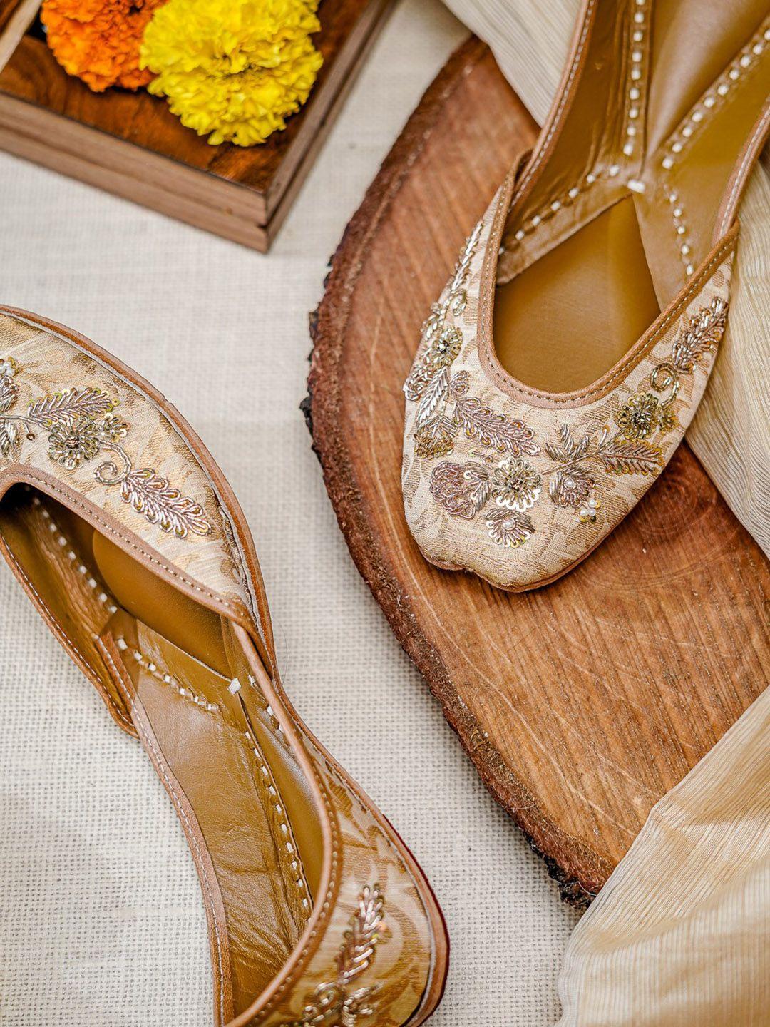 nr by nidhi rathi women gold-toned embellished ethnic mojaris with embroidered flats