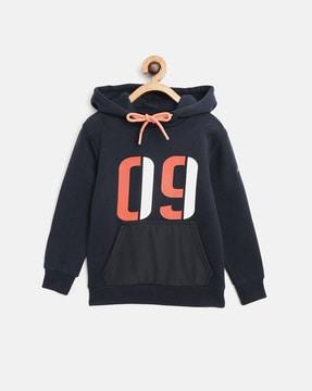 numeric print hoodie with kangaroo pocket