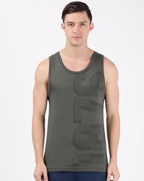 numeric print round-neck vest