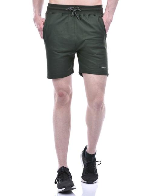 numero uno men's green mid rise shorts