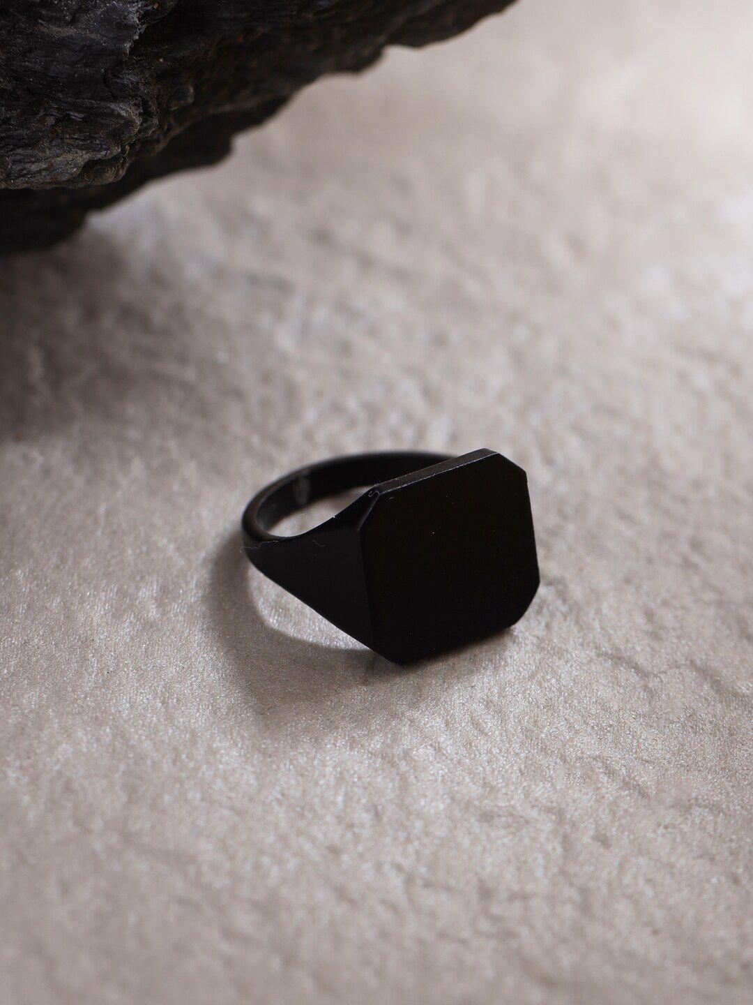 nvr textured finger ring