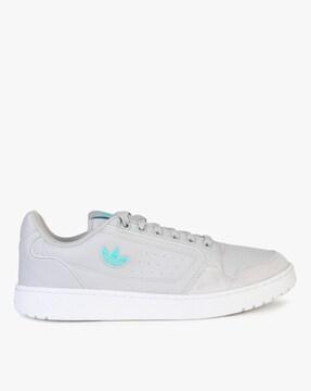 ny 90 low-top lace-up shoes